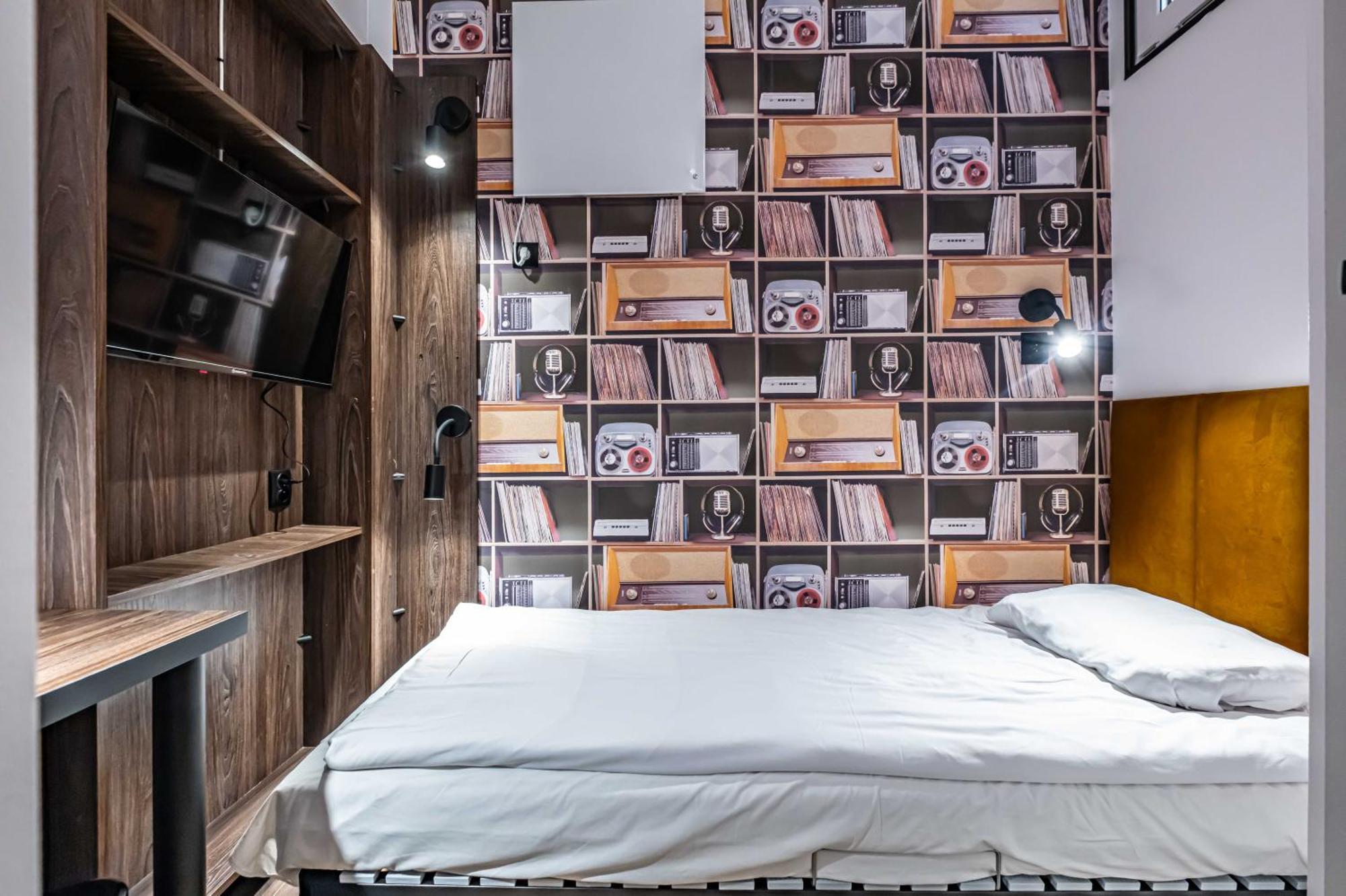 Vola Hostel *